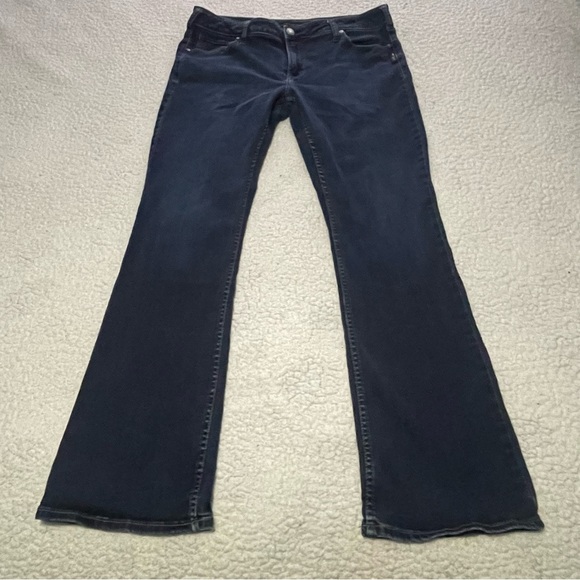 Silver jeans Avery slim boot cut jeans size 36 with 33” inseam - Picture 2 of 7